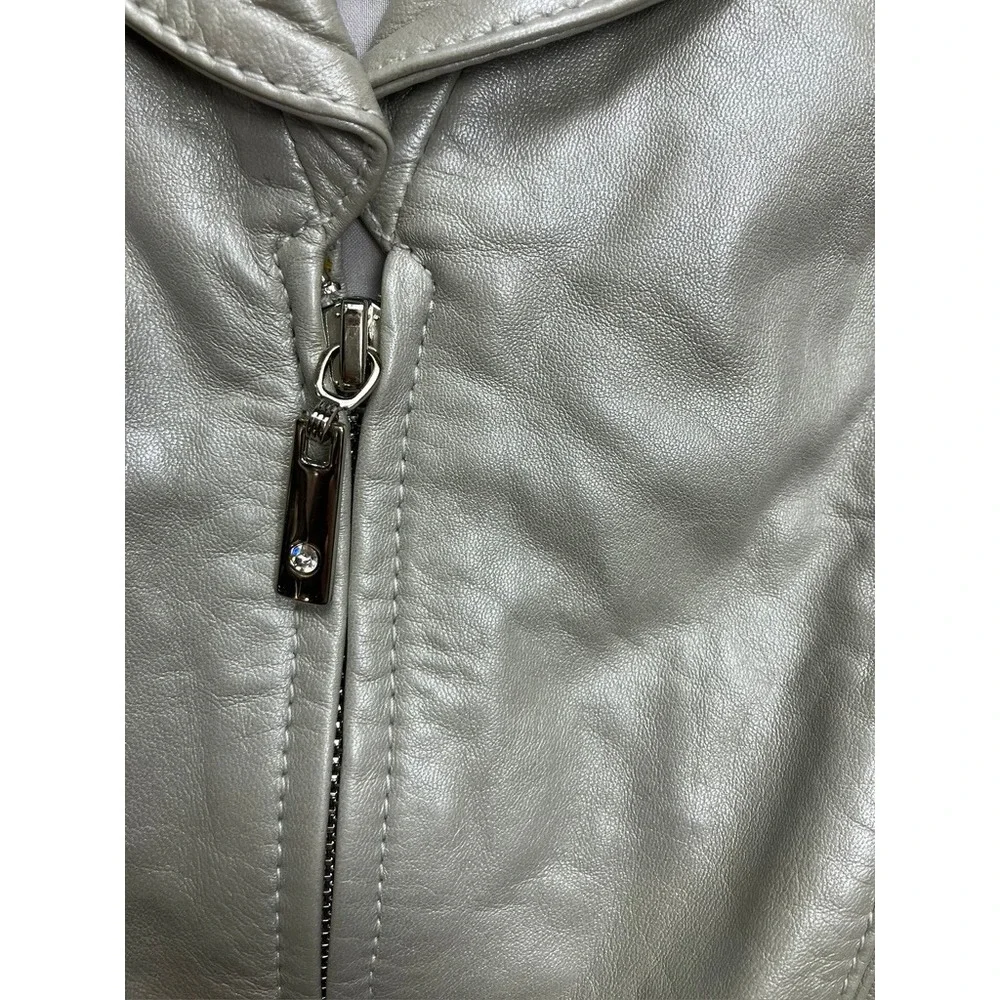 WHITE HOUSE BLACK MARKET Silver Grey Leather Moto Jacket Women's Size Medium Zip